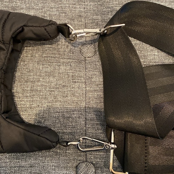 Black Crossbody Bag Meant To Hold Water Bottle Perfect For Walking - Picture 5 of 5